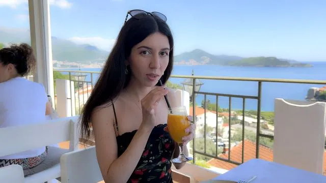 Interview d'une star porno finit en ejac anale brutale