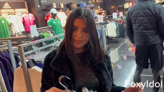 Girlfriend experience: christmas shopping and sex night complete
