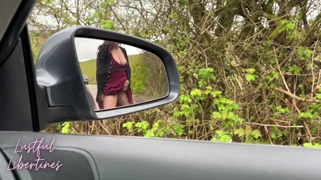 La madre milf de mi mejor amiga me fo...