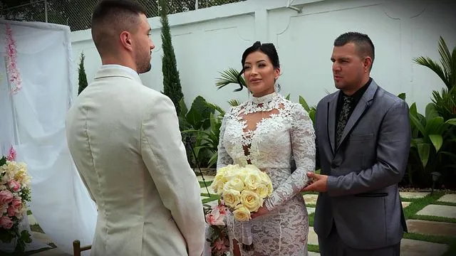 Milf audacieuse mariana pipe anale avec beau-père