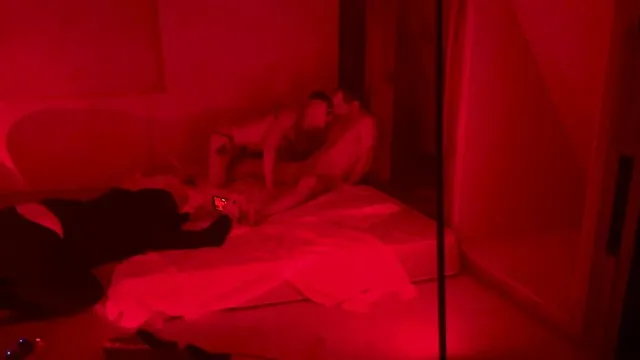 工地熟女遭硬核肛交与口爆