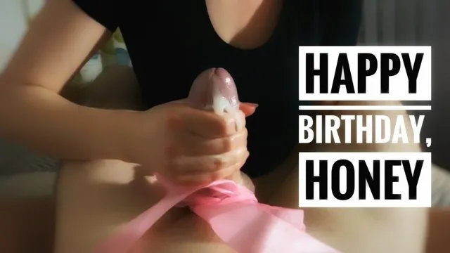 Sensitive tip blowjob leads to blocked cumshot