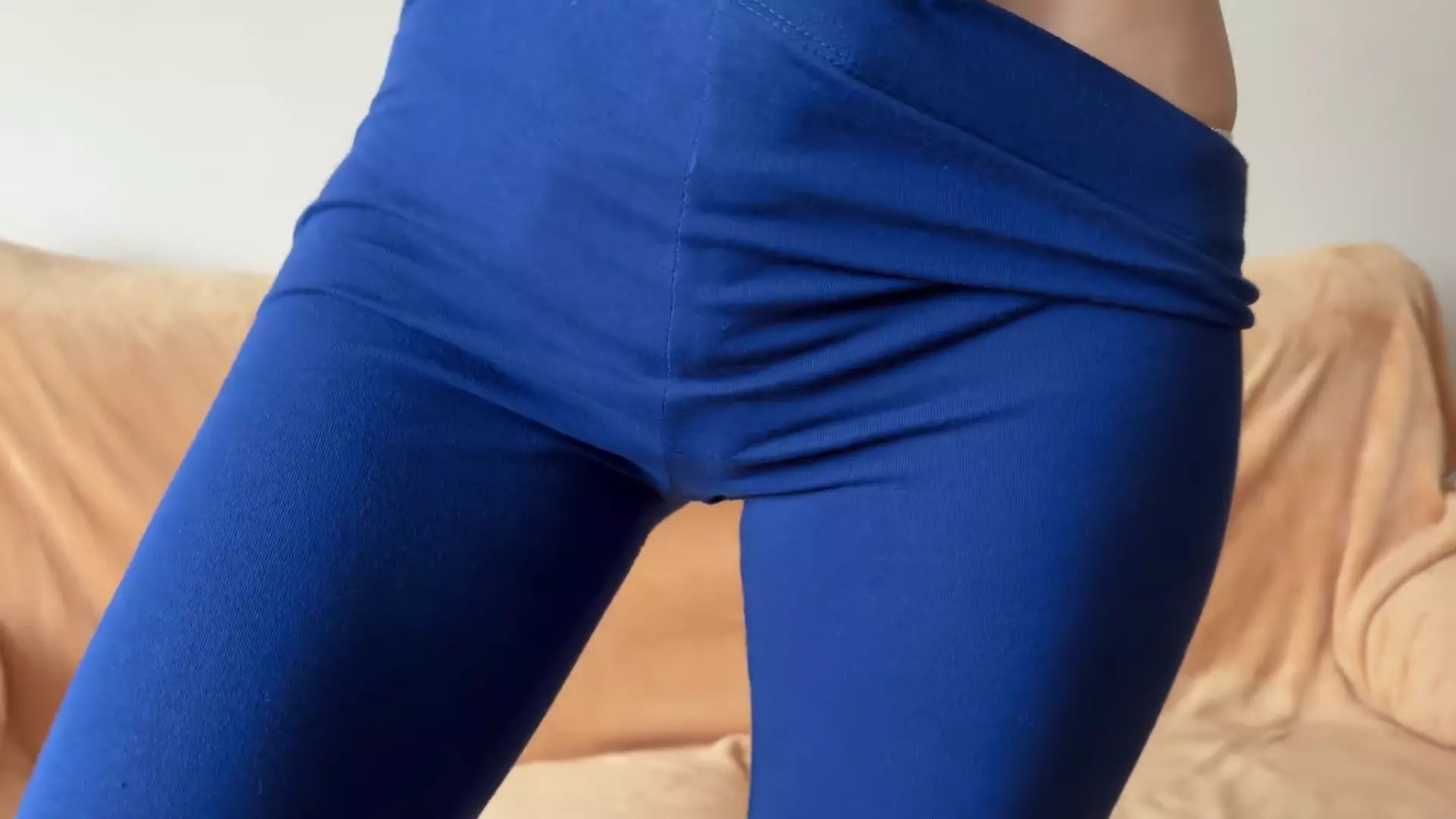 Secret fuck with bestie features pussy licking and massive creampie