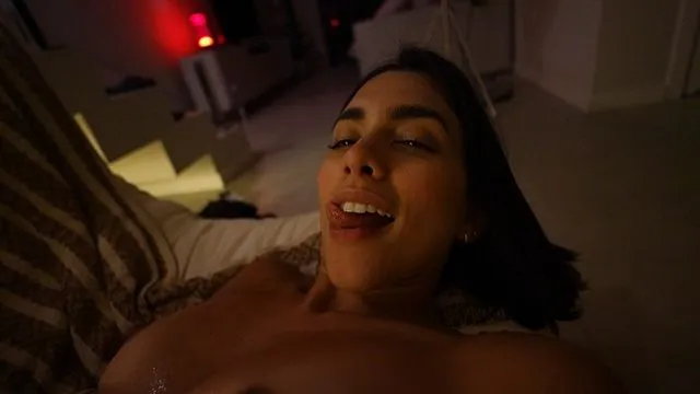 Masturbating milf talks dirty while asshole throbs