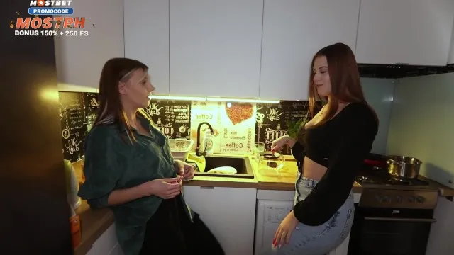 Milfs miamur y bella intercambian maridos para anal y mamada