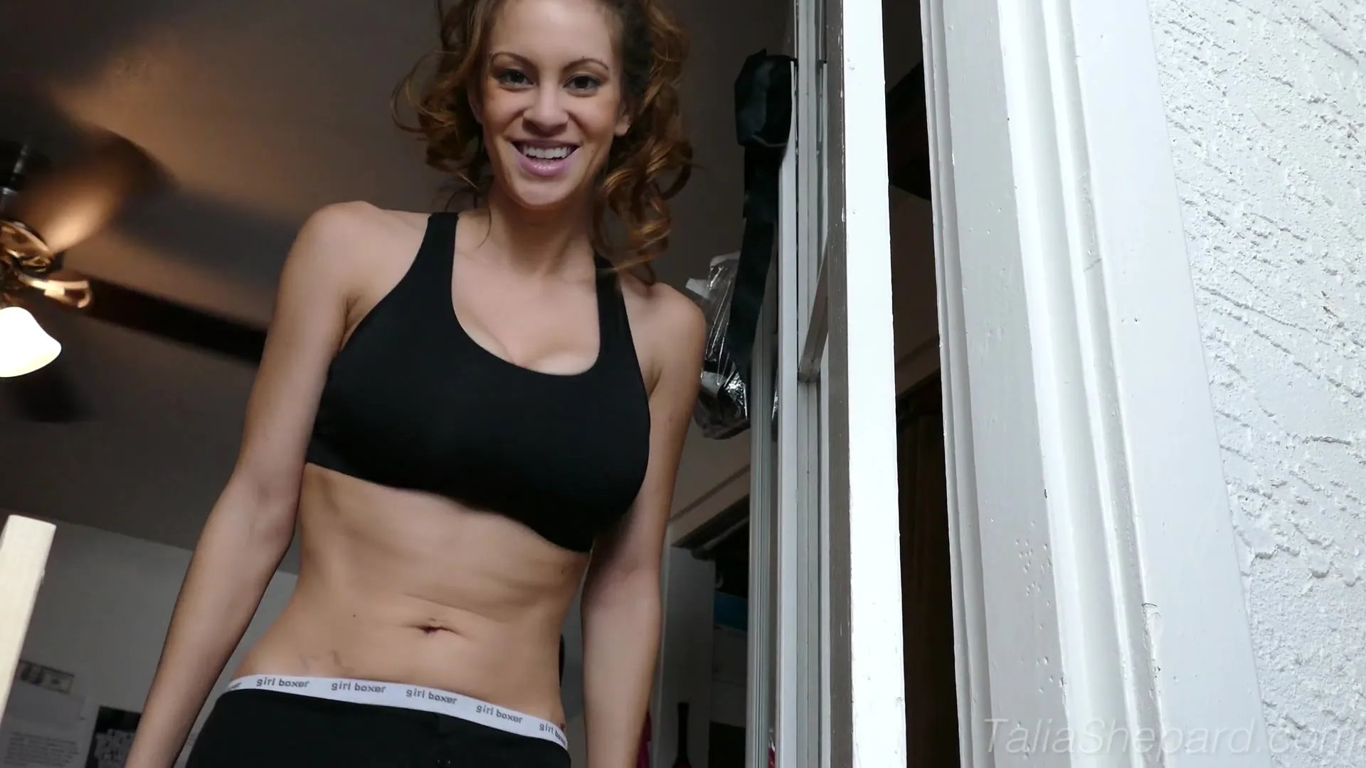 Workout babe gets naughty