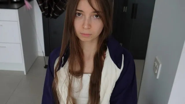 Pov أخت غير شقيقة تتوسل: افعل أي شيء لكن ليس أخي غير الشقيق