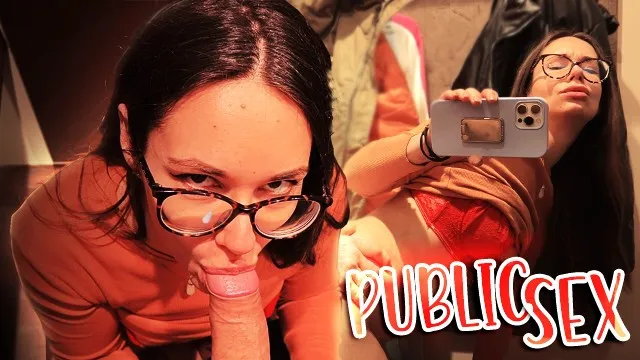 पब्लिक फिटिंग रूम सेक्स - पोलिश जोड़े ने चेहरे पर चोदा