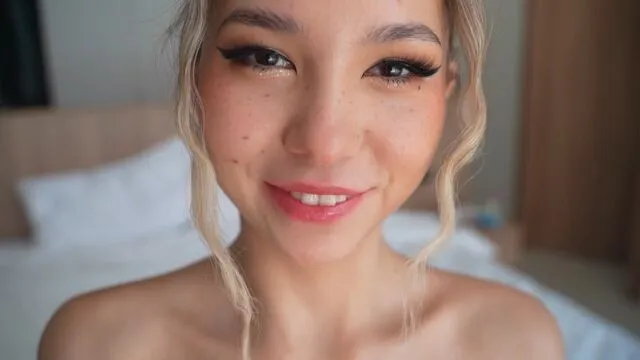 Tight pussy blonde babe gets fucked
