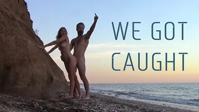 公共のビーチでセックスして見つかった！