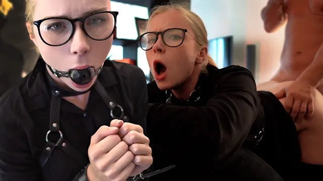 Passionate deepthroat and hard fucking for gagged beauty
