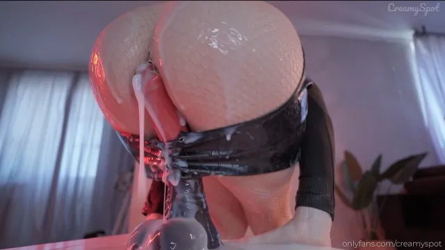 Office lady takes monster cock creampie overflow