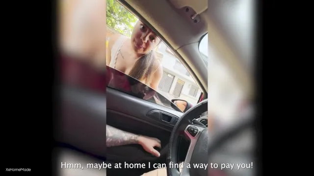 セクシーな素人若妻が車に乗せてもらった後にアナルフェラ