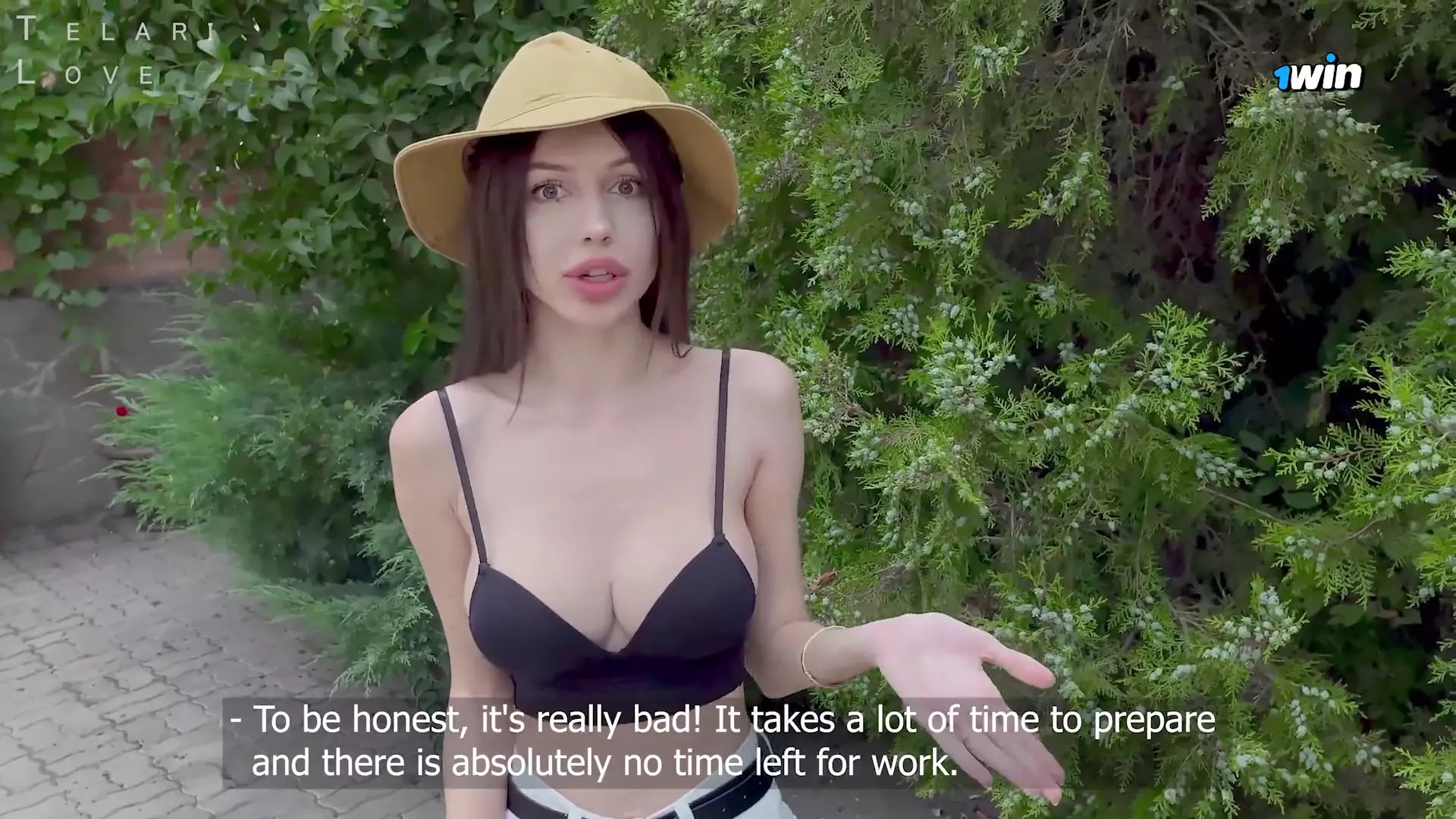 Pretty student gardener apologizes for absenteeism with sex