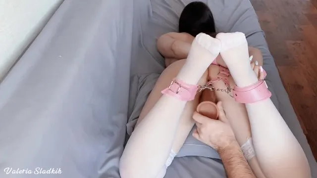 被铐住被迫高潮：脉动的性高潮