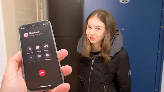 La copine est encore en retard, temps de baiser ses amies milf et teen