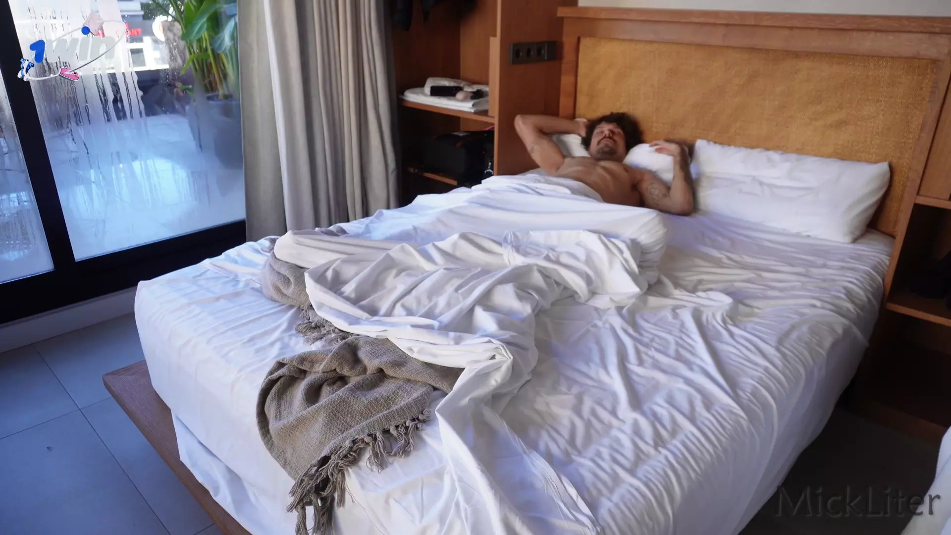 Big ass milf rides my cock to wake me