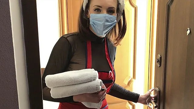 Old hotel maid brought towels for dirty fun