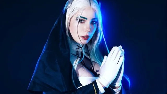 Milf religieuse fait fellation à jeune amateur