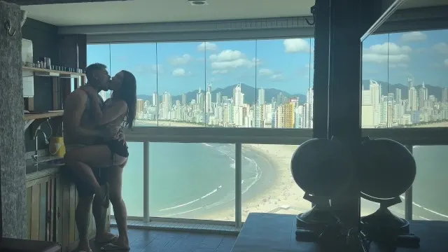 مليونير يريني كيف ينيك بقوة ويجعلني أنزل