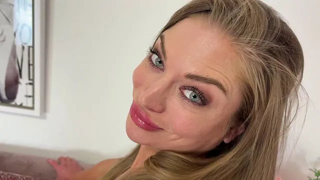 Miss univers russe enculée par une énorme bite