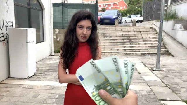 уличная шалунья превратилась в жёсткий анал и глубокая глотка