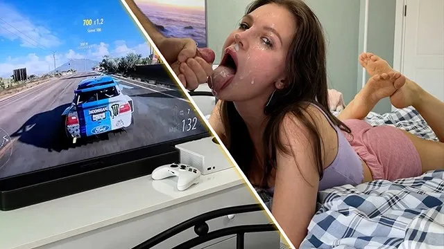 Jeune gamer se fait défoncer la gorge profondément
