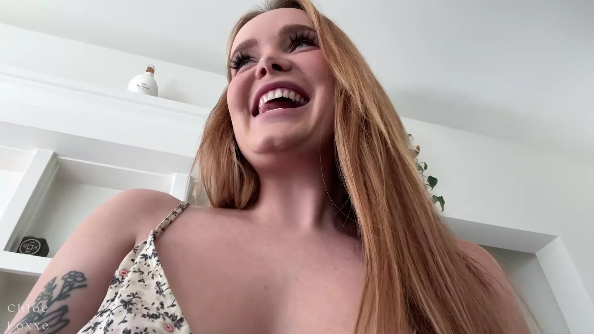 Pezona tetona pide creampie en reunión familiar