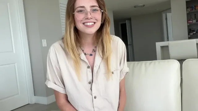 Tomboy best friend proves she's not gay in household fantasy