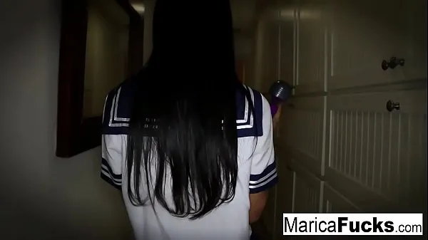 House walk turns into solo masturbation session