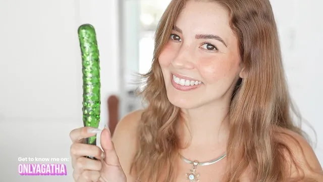 Milf reveals favorite anal dildos and shows blowjob skills