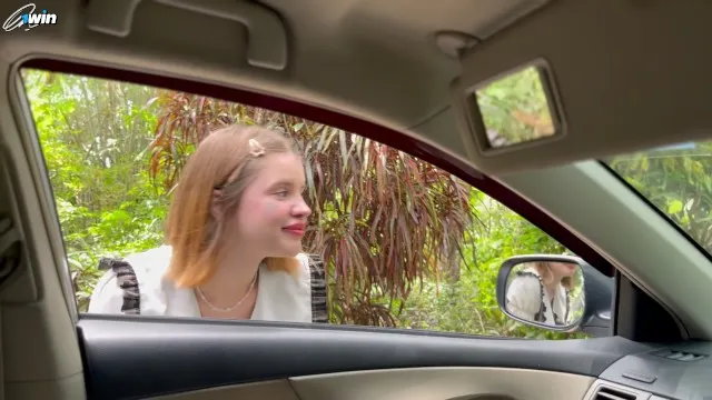 Hippie nymphomaniac hitchhiking on dicks