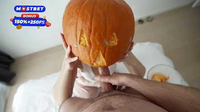 सौतेली बहन की हैलोवीन लालू खेल बन गया गांड चुसाई