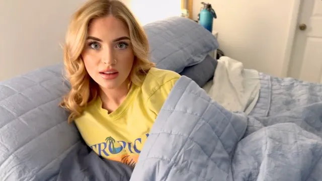 Step sis stops pussy play for movie night