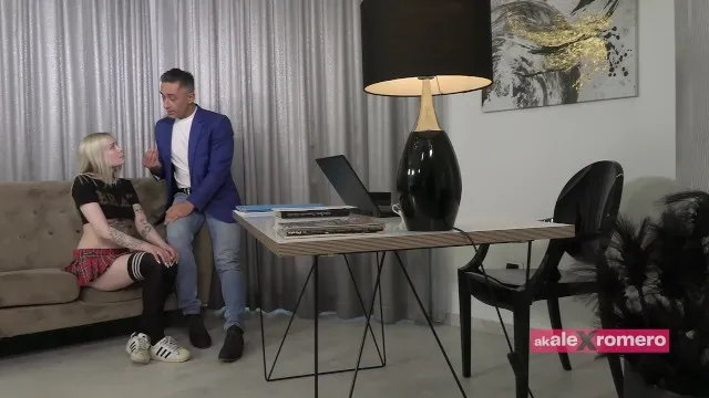 ميلف وفتاة عربية مص قناة الشرج
